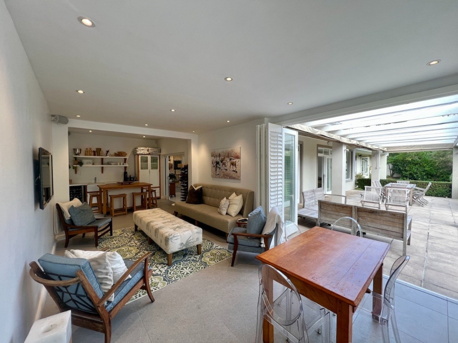 To Let 4 Bedroom Property for Rent in Constantia Western Cape